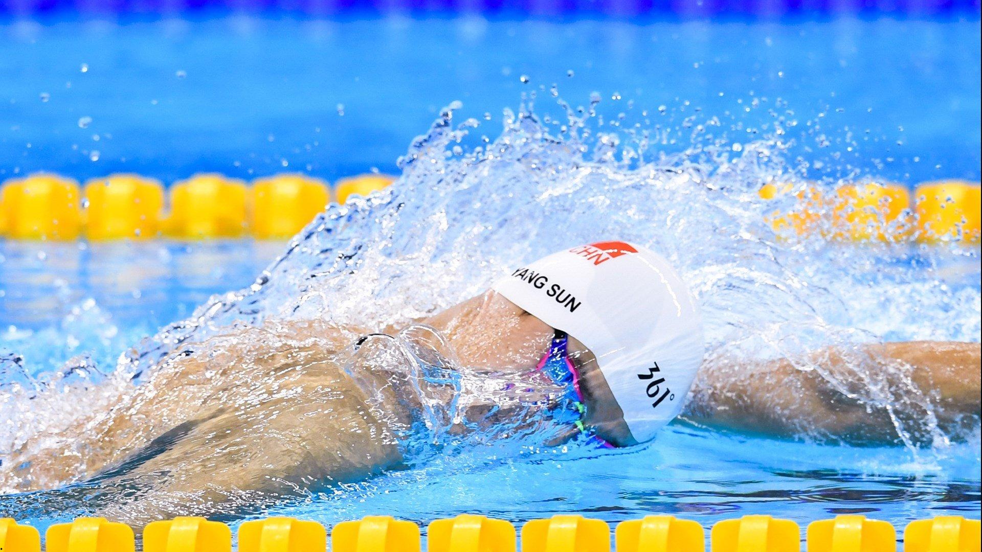 传奇谢幕！足球巨星李明退役仪式感动全场